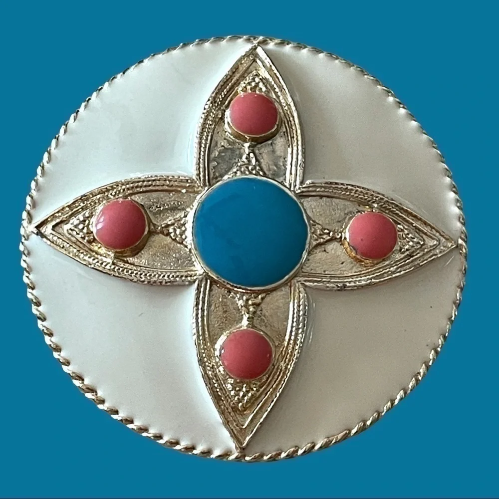 𝅺enamel brooch, unsigned, gold tone and enamel